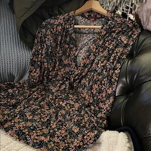 Vince Camuto Black Floral Long Sleeve Top~2x stretch